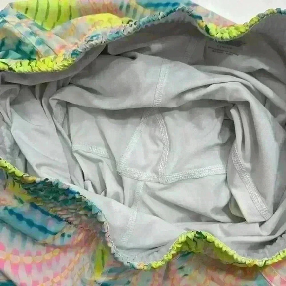 Avia Large (12-14) running shorts Item# 5F - Picture 5 of 6